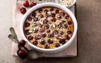 Clafoutis aux cerises noires traditionnel