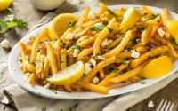 Les Greek Fries :  connaissez-vous ces frites à la feta parfaites pour l’été ?