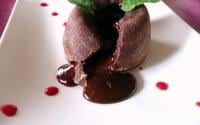 Coulant, fondant au chocolat et son coulis de framboise Chic et choc