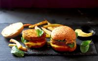 Burger végétarien avec galettes de tofu à l'indienne