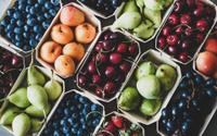 "Des bombes de goût, du sucré, du juteux…" : une primeur partage son top 5 des fruits du moment à mettre dans son panier !