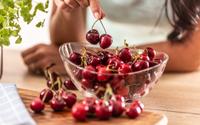 « Ne bois pas d’eau après avoir mangé des cerises » : que vaut vraiment ce conseil de grand-mère ?