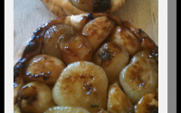 Tarte Tatin d'Ail aux petits oignons