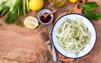 Salade de fenouil au citron : la recette parfaite pour faire le plein de vitamines, prête en 5 minutes seulement !