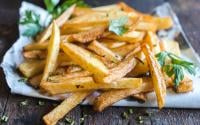 Faire des frites croustillantes sans friture, c’est possible !