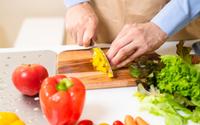 Vous perdez encore du temps à couper vos poivrons ? Voici la méthode qu’on aurait tous aimé apprendre plus tôt