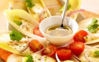 Salade d'endives blanches, poires et époisses