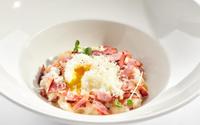 Ce risotto façon carbonara, avec des émincés de bacon, va faire fondre toute la famille !