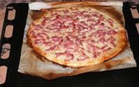 Pizza blanche aux lardons