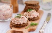 Une recette de dernière minute délicieuse pour l’apéritif ou l’entrée de Noël : voici comment faire une bonne rillette de saumon !