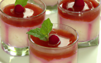 Verrines framboises et gelée de Pinot noir