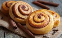 Envie de délicieux cinnamon rolls en attendant Noël ? Avec notre recette, vous allez vous régaler !