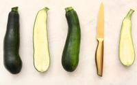 Cette recette transforme le croque-monsieur en un plat équilibré et gourmand grâce aux courgettes