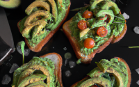 Toasts tarama avocat