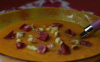 Soupe de potiron et lentilles corail, châtaignes et noix de jambon