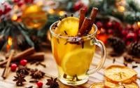 Connaissez-vous le vin blanc chaud, un cocktail de Noël qui change de la version classique ?