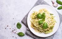 Une diététicienne partage sa recette de courgettes à la carbonara, un vrai délice !