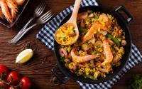 Pour mettre du soleil dans vos assiettes, Cyril Lignac partage sa recette de paella, un vrai régal !