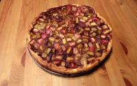 Tarte à la rhubarbe et aux fruits rouges