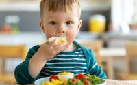 Cet aliment, souvent donné aux enfants, ne devrait pourtant pas être consommé avant l'âge de 5 ans