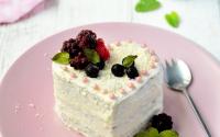 Layer cake aux fruits rouges