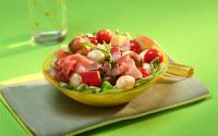 Salade de mozzarella, tomates et pommes fruits