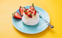 Pavlova aux fraises : la cheffe Hélène Darroze nous apprend à réaliser cette pâtisserie mythique