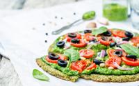 Voici une pizza façon Margarita légère et bluffante grâce à une base de courgettes