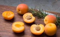 Oublier la tarte aux abricots, voici comment cuisiner ce fruit pour une entrée qui bluffera vos invités !