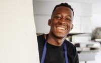 Mory Sacko va ouvrir un restaurant éphémère au cœur de Paris où il va cuisiner avec sa maman