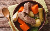 "C’est là tout le secret d’un bon pot-au-feu" : quelle viande choisir et comment réussir sa cuisson ?