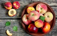 Pêche, brugnon, nectarine : c'est quoi la différence ?