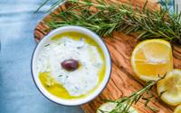 “Délicieux, très belle texture” : Notre chef partage ses secrets pour réussir son tzatziki à tous les coups pour un apéritif entre amis !