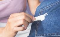 Voici 3 astuces pour retirer facilement du chewing-gum sur un tissu