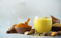 Comment faire un golden milk, cette boisson à base de curcuma idéale pour le changement de saison ?