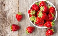 Laurent Mariotte dévoile son astuce pour donner du goût aux premières fraises !