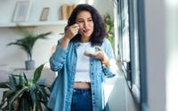 Vous grignotez trop ? Voici les 4 aliments conseillés par un médecin pour calmer vos fringales entre les repas