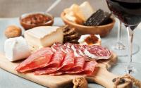 Charcuterie : comment bien la conserver pour préserver son goût et éviter la prolifération de bactéries cet été ?