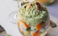 Tartare de bâtonnets au Saumon Fumé Coraya aux agrumes et sa chantilly d'avocat