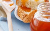 Confiture d'abricots aux amandes