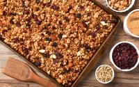 Cette diététicienne dévoile sa recette de granola façon crumble pour un petit déjeuner complet et pas trop sucré