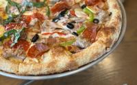 C’est quoi la fameuse moitié-moitié, la pizza mythique de Marseille ?