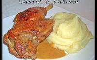 Cuisses de canard à l'abricot, purée maison