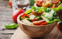 5 trucs sympa à ajouter dans votre salade de tomates