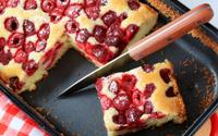 Une diététicienne partage sa recette de cake au fromage blanc et aux framboises pour un petit-déjeuner sain et gourmand