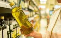 Rappel produit : cette huile d’olive vendue partout en France contient 7 fois trop de substances cancérigènes !
