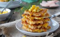 Testez ces pancakes salés au maïs et au jambon : la recette facile et ultra moelleuse pour un brunch réussi