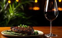 “La seule façon de prendre du plaisir à table, c’est de…” : le meilleur sommelier de France livre le conseil de dégustation du vin qui change tout lors d’un repas