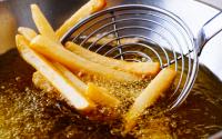 Frites, beignets, chips : comment savoir si une huile de cuisson est assez chaude ? Norbert Tarayre partage son secret