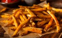 Vos frites sont froides et molles ? Voici comment leur redonner du croustillant en quelques minutes